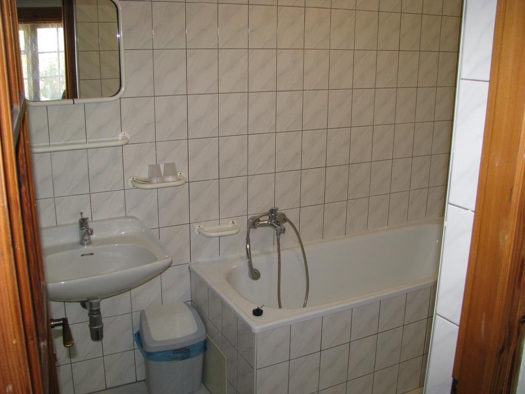 Penzion 102 Pardubice Buitenkant foto