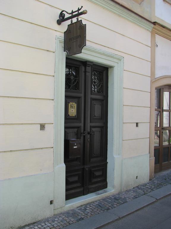 Penzion 102 Pardubice Buitenkant foto