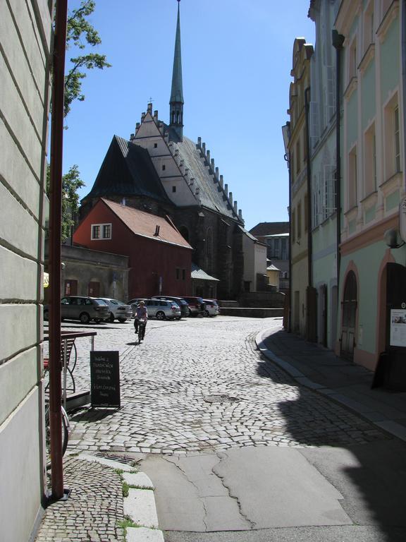 Penzion 102 Pardubice Buitenkant foto