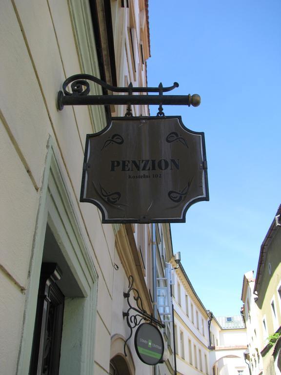 Penzion 102 Pardubice Buitenkant foto